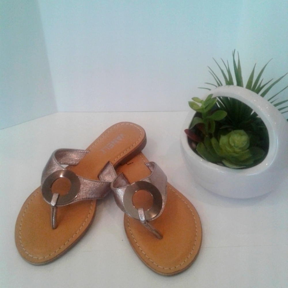 NEW ! Vaneli silver leather sandals